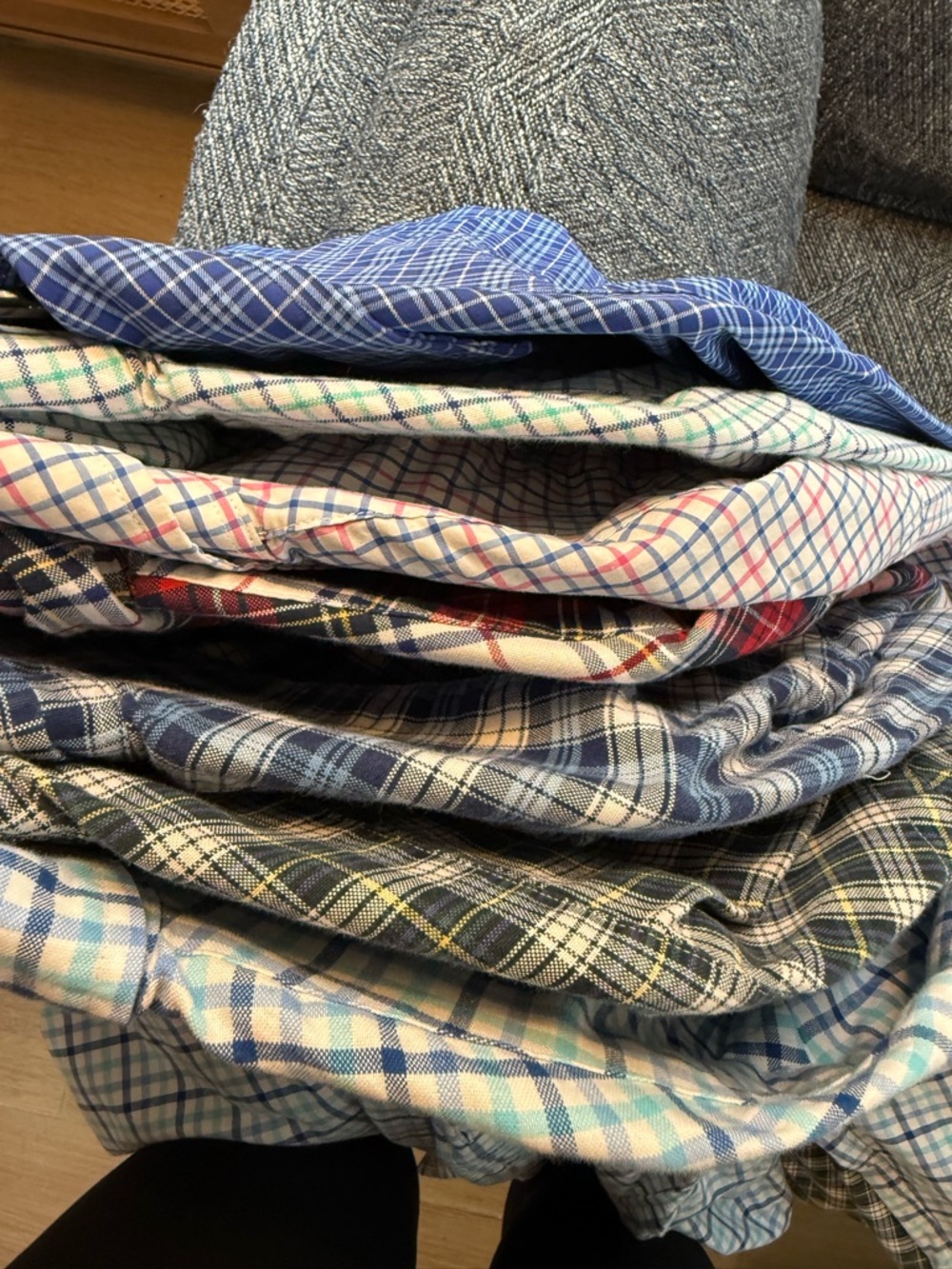 Men's Blue Plaid Button-Up Shirt - Classic Casual
